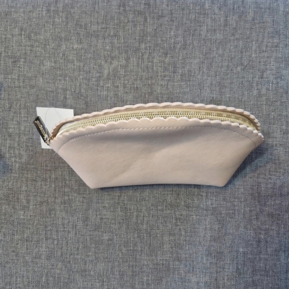 Elegant Cream Women's Clutch - Picture 2 of 7